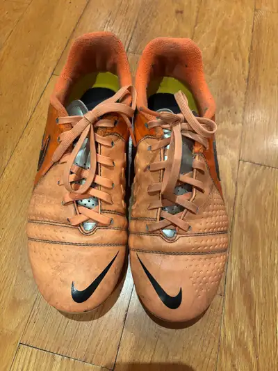 Nike soccer shoes, size 5, used, View more