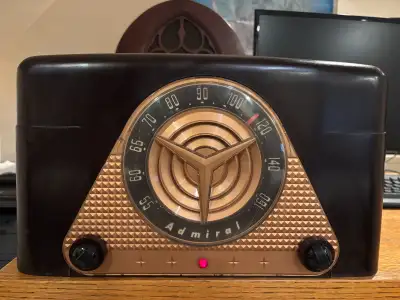 Admiral model 6J22X including RC600 record player. Made in Port Credit approx 1951. The radio does A...