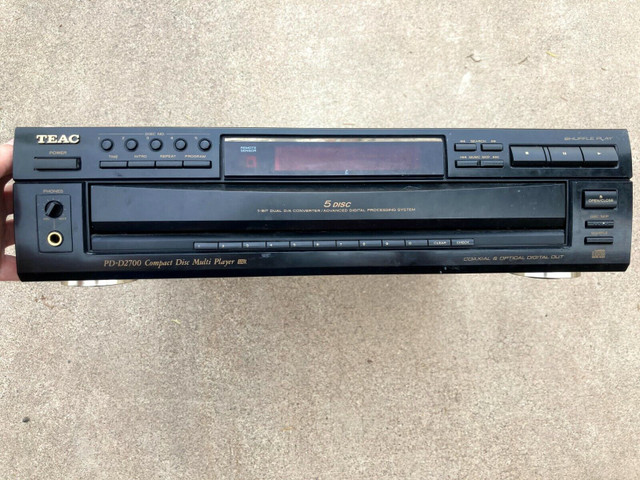 Teac PD-D2700 5 Disc Compact Disc Multi Player CD Changer in CDs, DVDs & Blu-ray in Hamilton