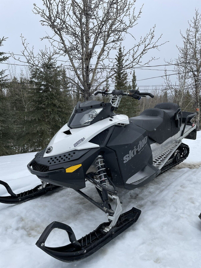 2018 skidoo expedition 550 F sport  in Snowmobiles in Whitehorse - Image 2