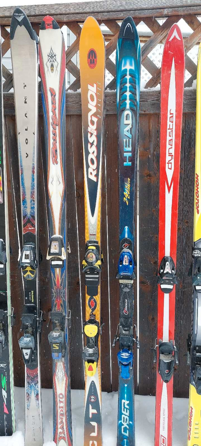 Downhill Skis, all in great shape with working bindings, 98-205 in Ski in Calgary - Image 3