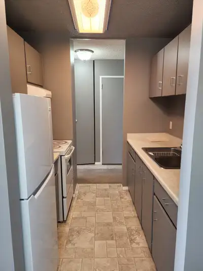 $1350 1 BEDROOM apartment condo - GLENORA for rent / lease Aug 1