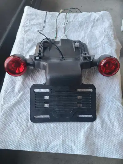 Harley davidson night rod 2012 + license plate holder/turn signals 2 available $ 100 each