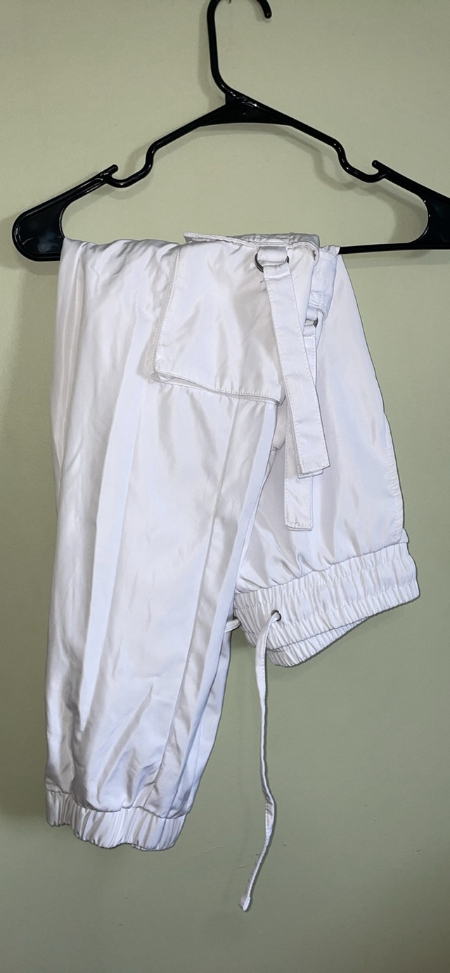 White Cargo Pants dans Femmes - Pantalons et shorts  à Laval/Rive Nord