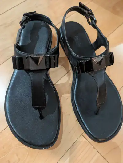 Black Michael Kors Thong slippers, View more