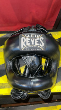 Cleto Reyes Hook and Loop Leather Training Boxing Gloves – BK – 12 oz –  Preowned – IBBY