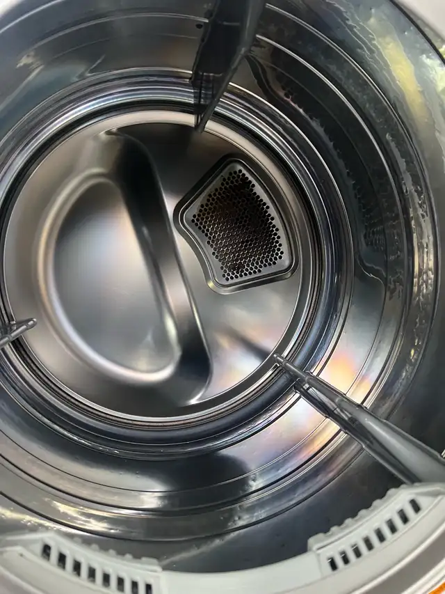 LG 27 w grey front load washer electric dryer set  in Washers & Dryers in Oakville / Halton Region - Image 5