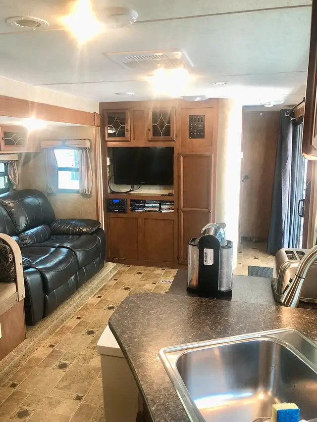 roulotte 33’ Sunny Brook in RVs & Motorhomes in Gatineau - Image 5