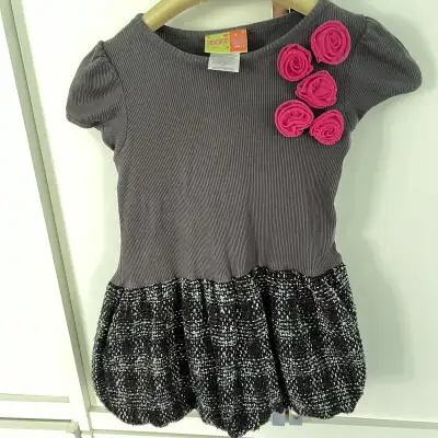 Dress: The skirt is original ( bouffant or bubble they call it). It is a mix of wool. The top of a g...