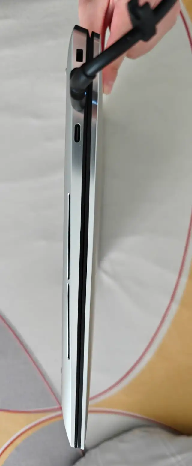 Dell XPS 15 9530 in Laptops in Ottawa - Image 5