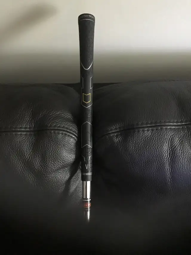 Taylormade R7 3 iron (right handed) in Golf in Brantford - Image 5