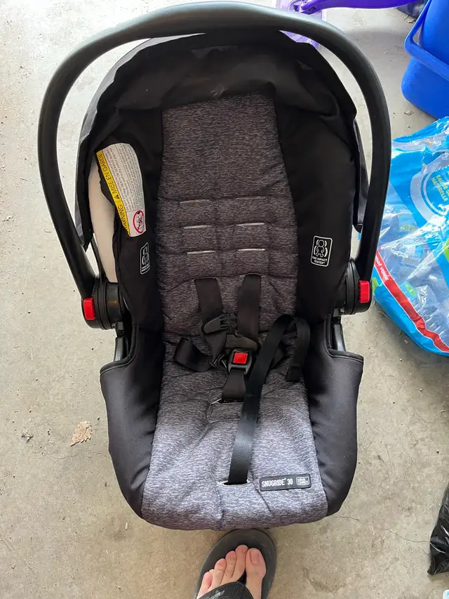 stroller  in Strollers, Carriers & Car Seats in Edmonton - Image 3
