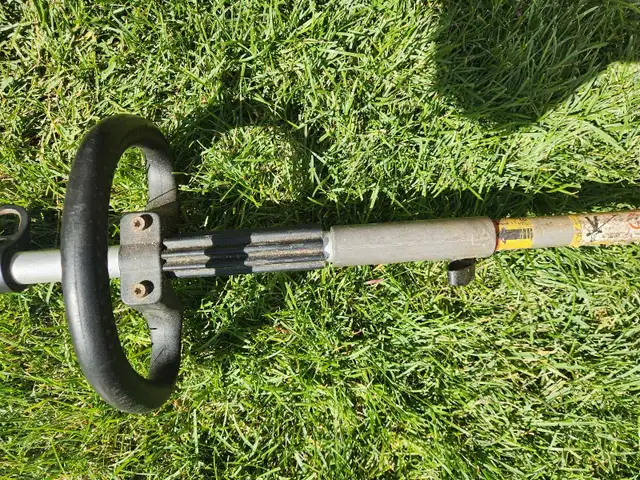 Stihl km90r combination string trimmer in Lawnmowers & Leaf Blowers in Kingston - Image 6