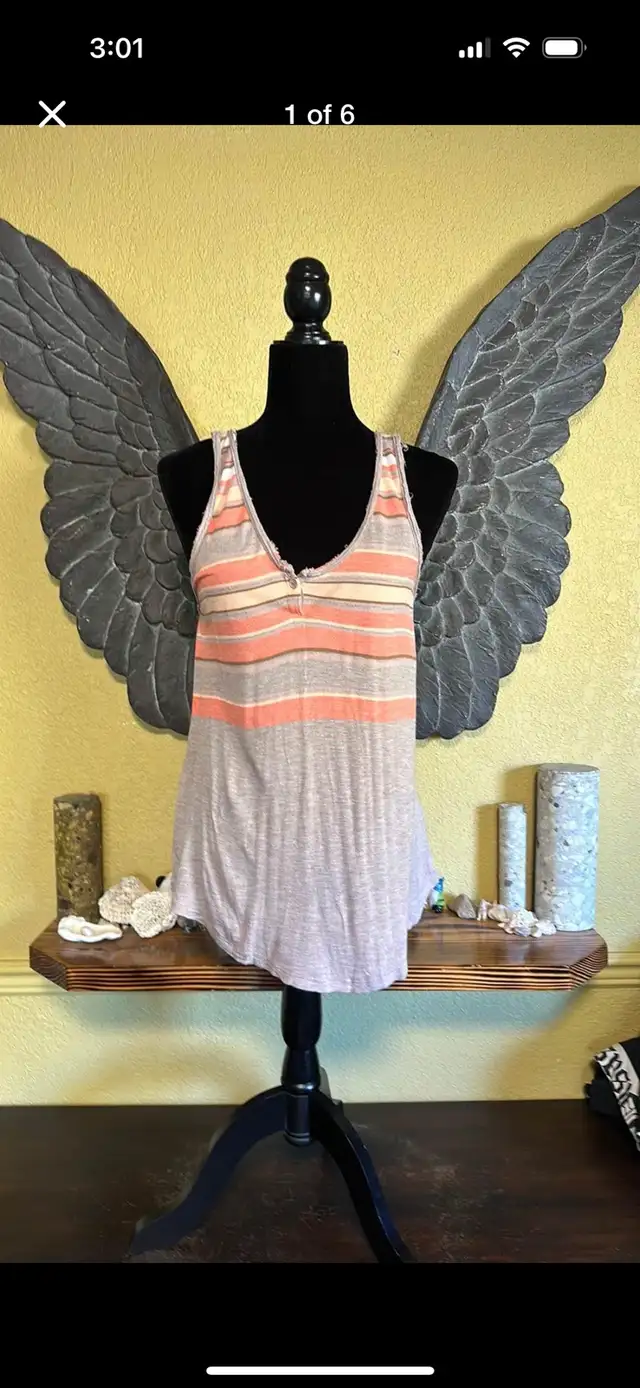 Wilfred Tank Top in Women's - Tops & Outerwear in Edmonton - Image 2