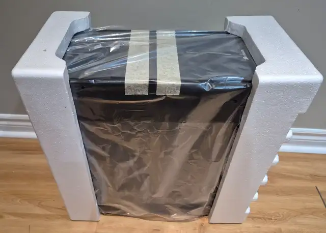 Corsair Obsidian Series 350D Mini-Tower Case (Window) in System Components in Oakville / Halton Region - Image 7