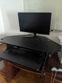Standing desk / sit-to-stand desk converter
