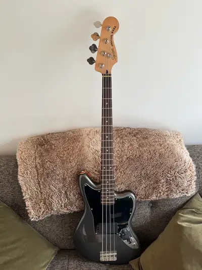 Squier Jaguar Bass, View more