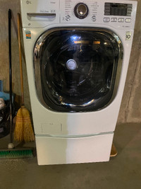 LG 5.0 cu/ft  Ventless Front Load Washer/Dryer Combo w/Pedestal