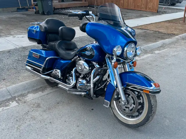 Harley Davidson Electra Glide in Street, Cruisers & Choppers in Whitehorse - Image 3
