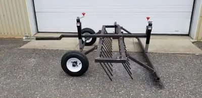 Herse ajustable pour racler et niveler vos terrains, vos jardins et/ou votre manège à animaux. Parfa...