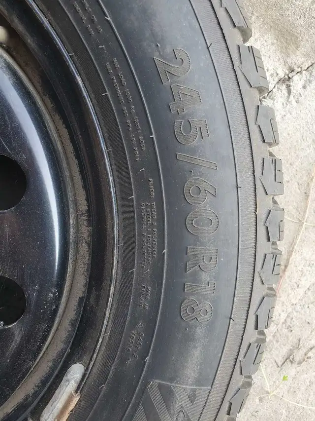Pneus hiver Nokian Nordman North 9 Suv 245/60/18 sur jantes  in Tires & Rims in Shawinigan - Image 5