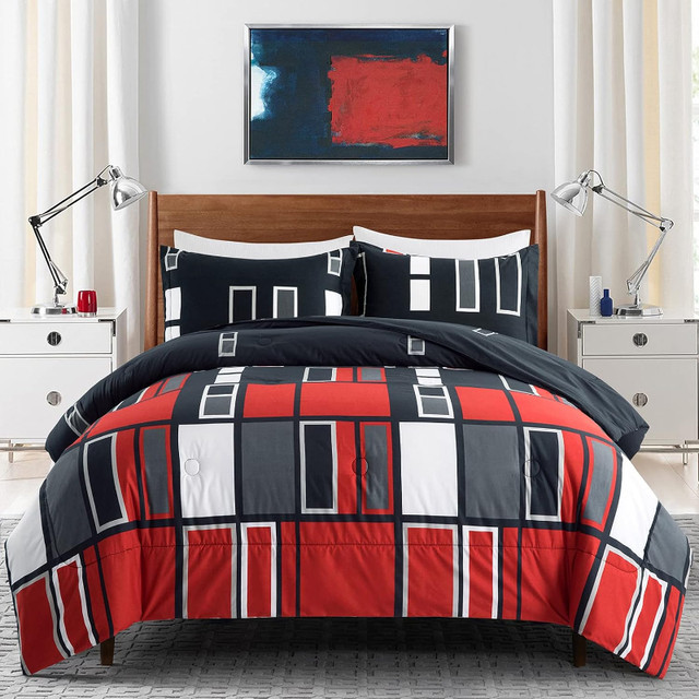 New 3 PC Reversible Comforter Set • Q $75 • Red/Grey/Black/White in Bedding in Barrie