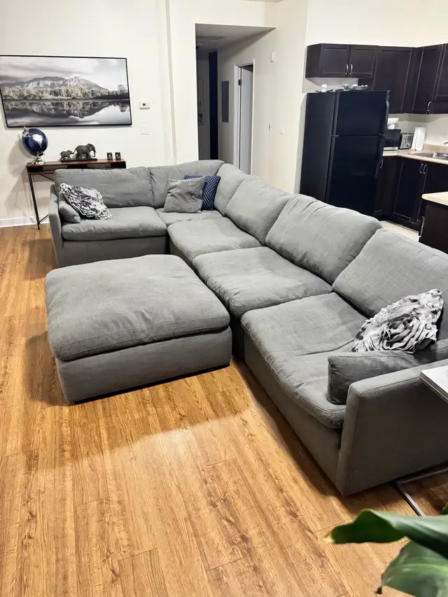 6 piece large feather sectional  in Couches & Futons in Kingston - Image 2