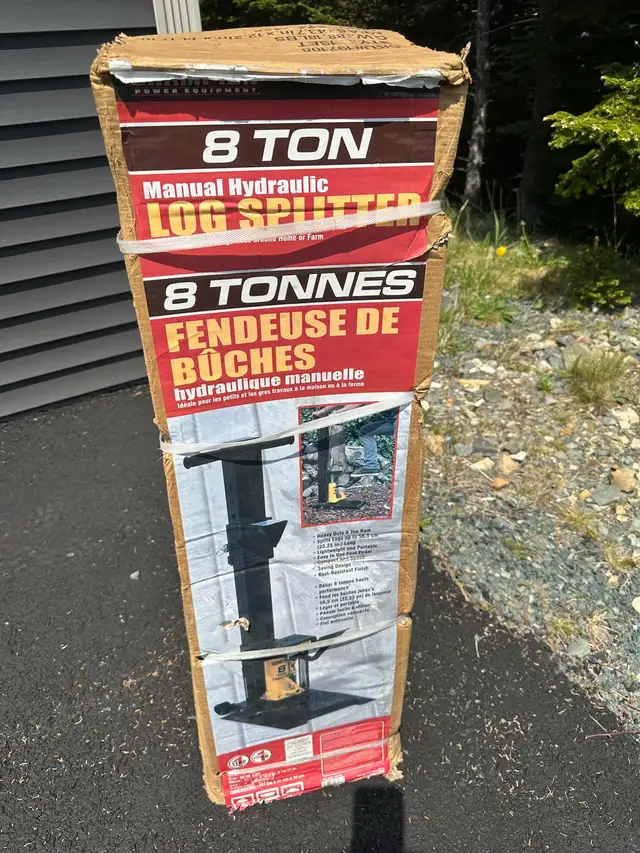log Splitter in Outdoor Tools & Storage in St. John's - Image 3