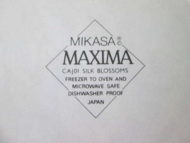 Mikasa Silk Blossom Large Souffle Dish Serving Bowl dans Vaisselle et articles de cuisine  à Ville de Montréal - Image 3