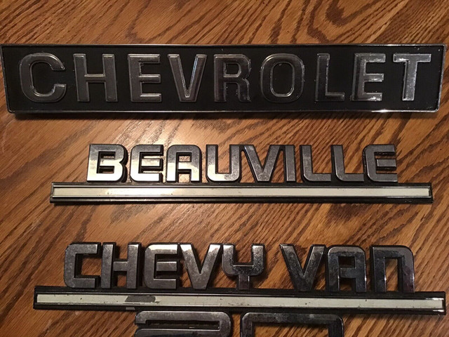 Emblèmes Chevy Van 20 Beauville 1983-89 dans Pièces de carrosserie  à Drummondville - Image 4