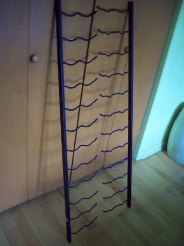 2 Barres métalliques avec 12 crochets in Other in Drummondville - Image 3