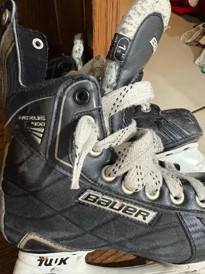  Bauer  nexus hockey skates size 1.5, View more