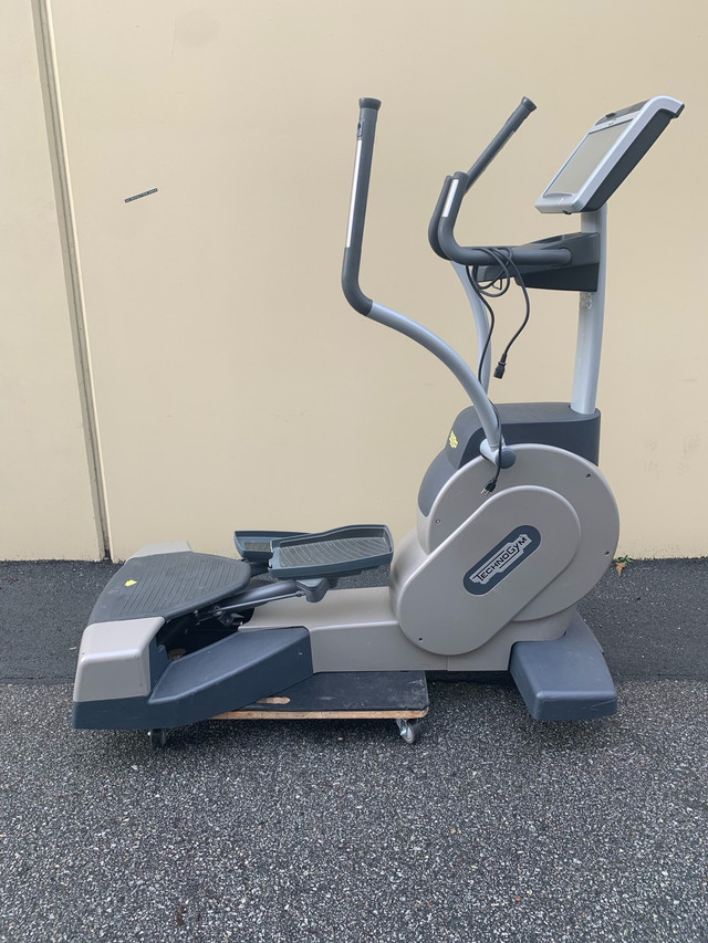 Technogym Cardio Wave for sale - commercial grade! in Exercise Equipment in Delta/Surrey/Langley - Image 2