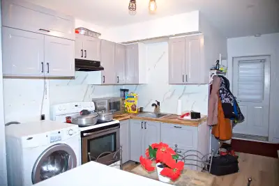 Disponible pour le 1er juillet 2026. Très beau logement 4½ au cap de la madeleine. Directement sur l...