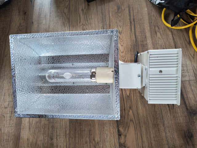 Grow lights (LED/CMH) / Tent(8'x4')/  Cloudline fan in Hobbies & Crafts in Gatineau