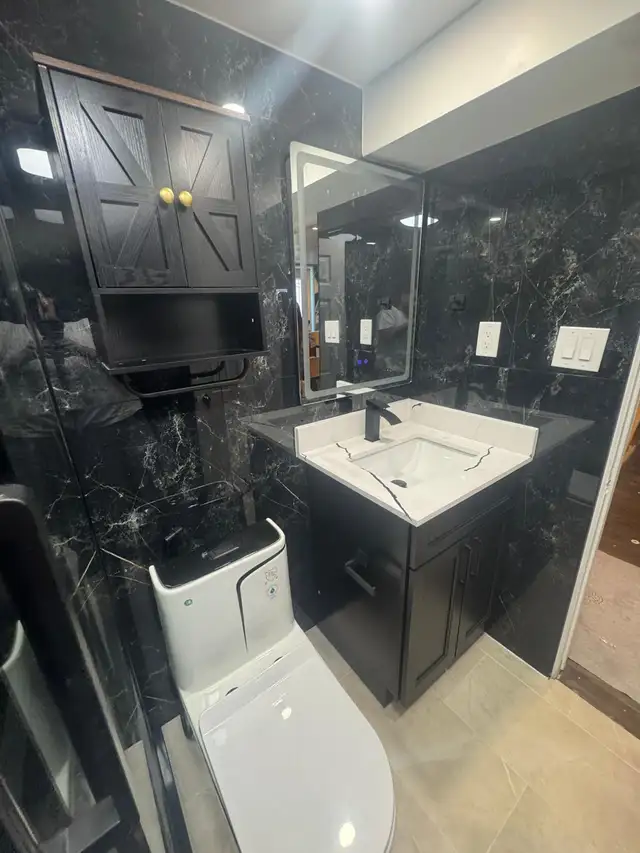 Bathroom Renovations | Basement Finishing | Flooring | Painting in Renovations, General Contracting & Handyman in Mississauga / Peel Region - Image 11