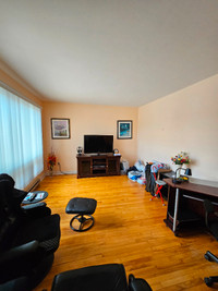 Spacious 3 1/2 For Rent - 3 1/2 Spacieux A Louer