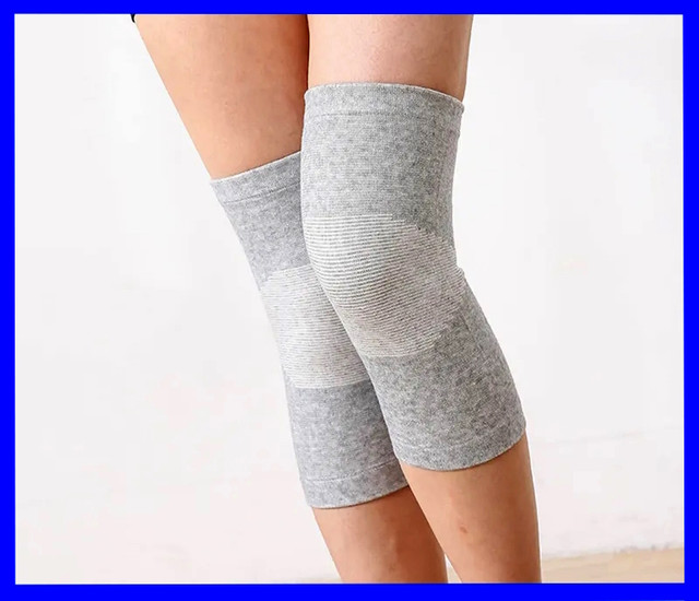NEW – Unisex – Knee Compression Sleeve / Knee Protectors / Knee dans Santé et besoins spéciaux  à Ville de Montréal