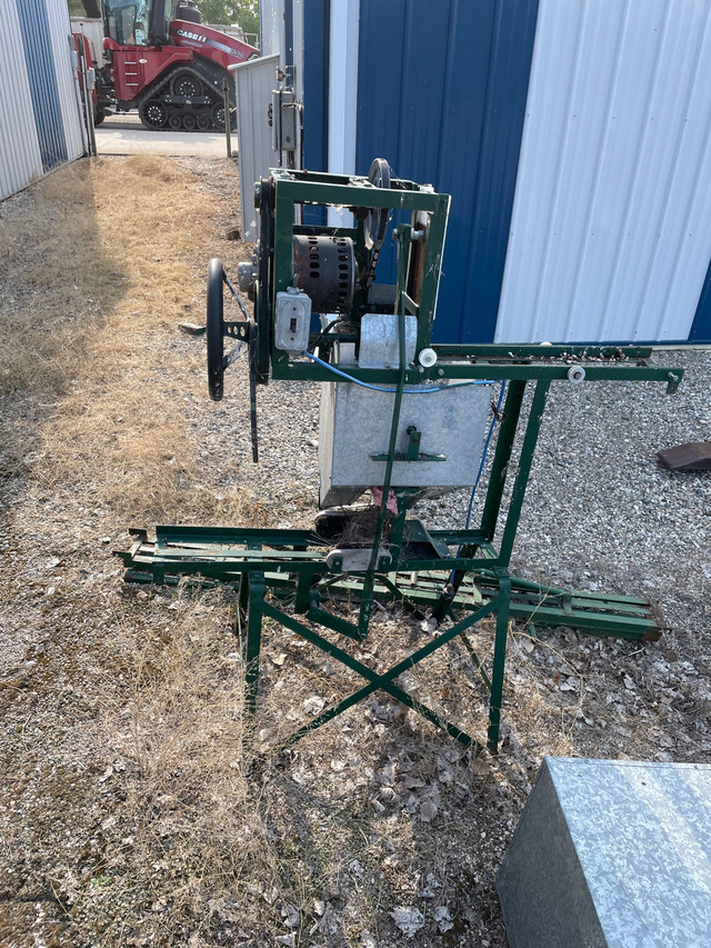 Leafcutter Bee Stripping Machine for wood laminates & bee drums  in Other in Regina - Image 2