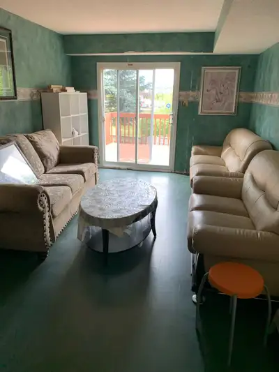 Fully furnished room available for couples or girls near sunrise plaza in Kitchener.walking distance...