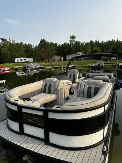2022 Barletta Lusso L23U luxury tritoon in excellent condition. Fully loaded with premium upgrades a...