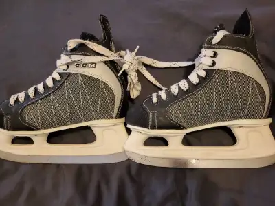CCM Powerline Skates - Size 4, View more