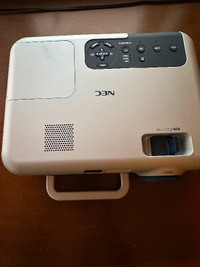 NEC VT460 Digital Projector with Case