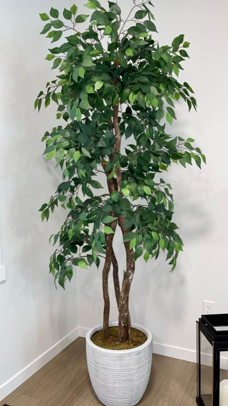 Brand new large artificial tree plant in Home Décor & Accents in Edmonton