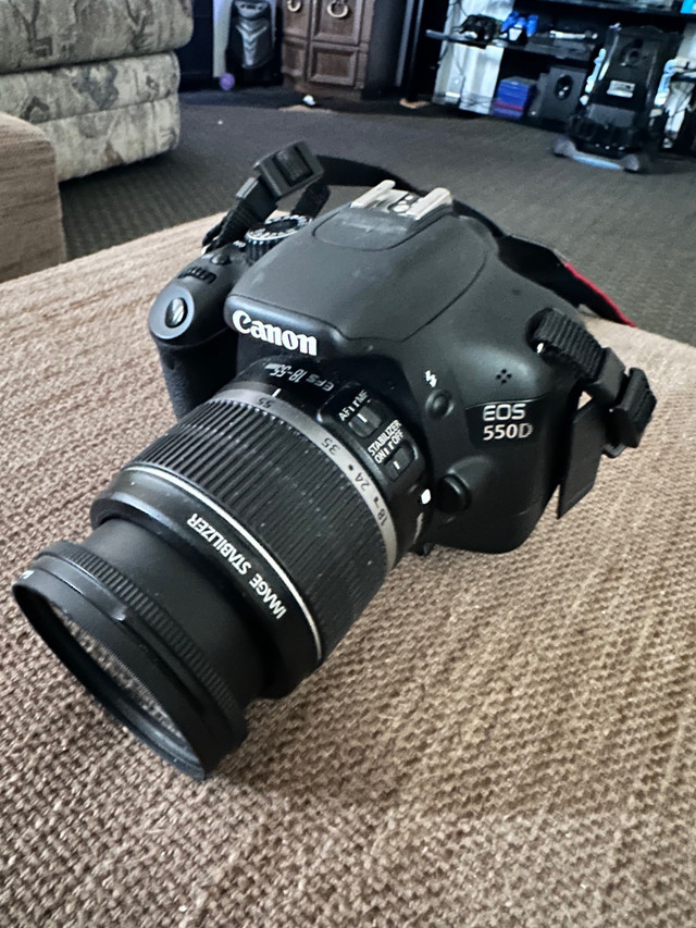 Canon 550D  in Cameras & Camcorders in Calgary - Image 2