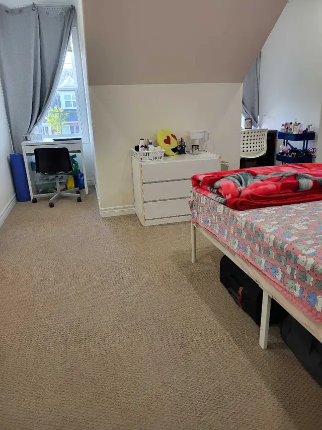 Upper level Shared Room for females in Peterborough in Room Rentals & Roommates in Peterborough - Image 5