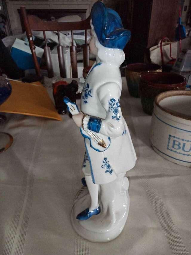 10 3/4 in. High porcelain figurine, violin, blue hat. in Arts & Collectibles in Yarmouth - Image 3