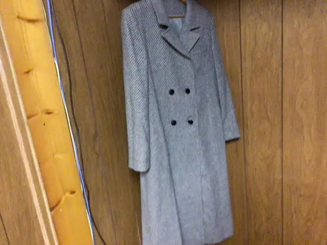 VINTAGE MANTEAUX POUR FEMMES COURTS ET LONGS PRINTEMPS & AUTOMNE in Arts & Collectibles in Laval / North Shore - Image 9