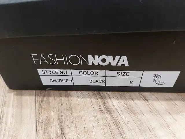 HEELS- WOMEN SIZE 8 in Women's - Shoes in Kitchener / Waterloo - Image 5
