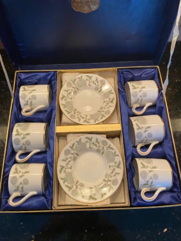 Coalport Demitasse Set - Waltz of the Flowers in Kitchen & Dining Wares in Mississauga / Peel Region - Image 4